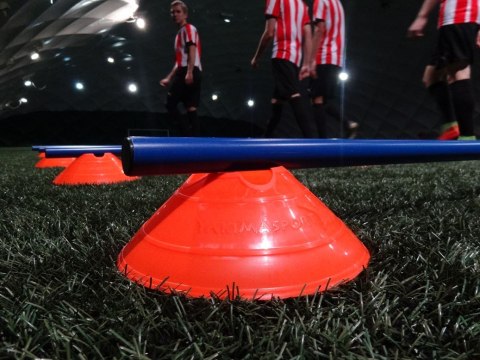 Wysepki, stożki, kapturki, grzybki treningowe pod laskę