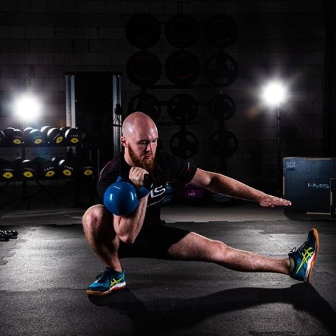 HMS KNV04 BLUE KETTLEBELL ŻELIWNY POKRYTY WINYLEM HMS