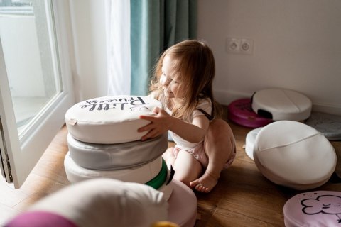 Poduszki białe ekoskóra NAPISY 1 szt. 6 cm AKSON - Piesek - Big Boy