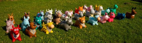 Skoczek pluszowy gumowy dla dzieci KONIK brązowy do skakania z pompką