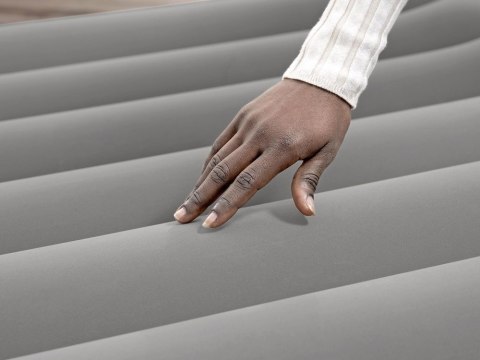 Bestway dmuchany Materac Tritech z wbudowaną pompką USB 152x203cm 671BU