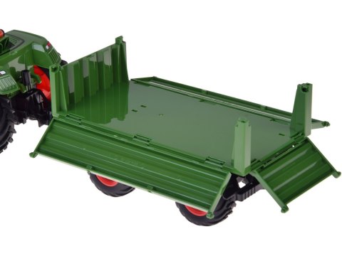 Sterowany Traktor na pilota z przyczepą + bale siana traktorzysta RC0717